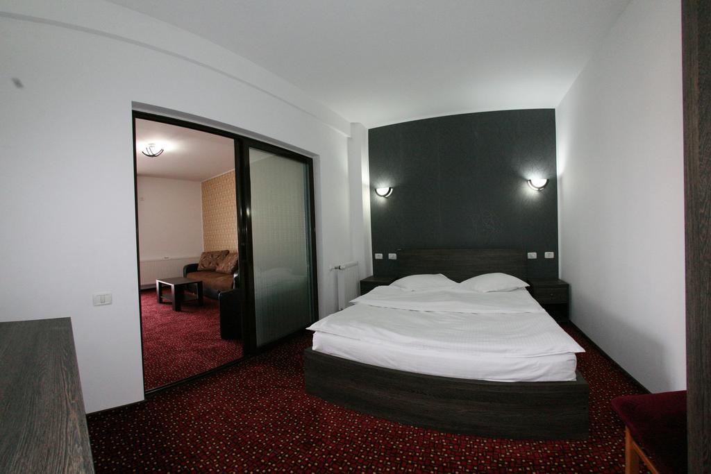 Hotel Rebis Браїла Екстер'єр фото