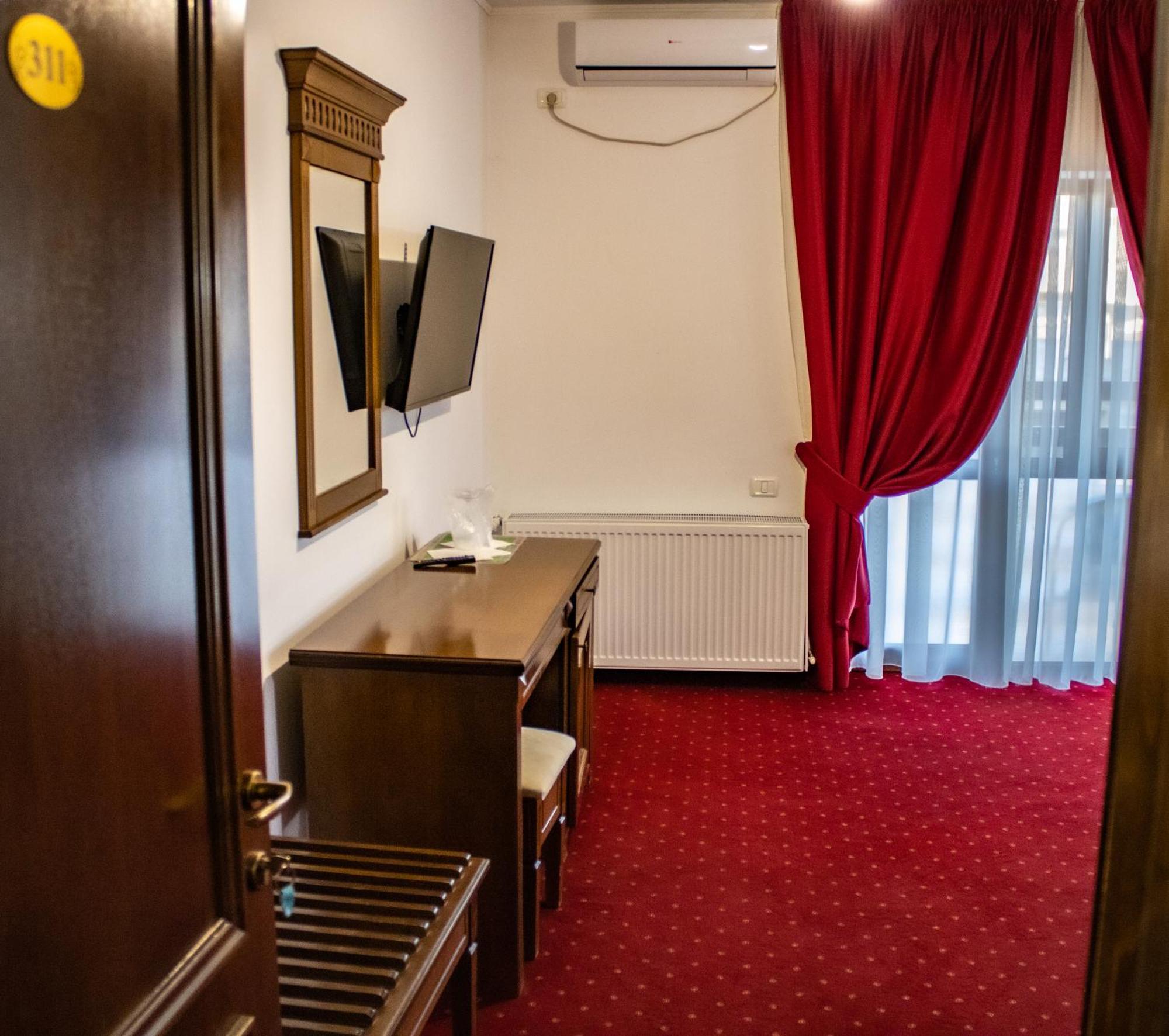 Hotel Rebis Браїла Екстер'єр фото
