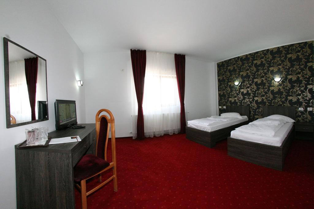 Hotel Rebis Браїла Номер фото