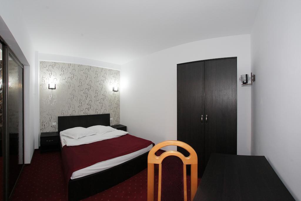 Hotel Rebis Браїла Екстер'єр фото
